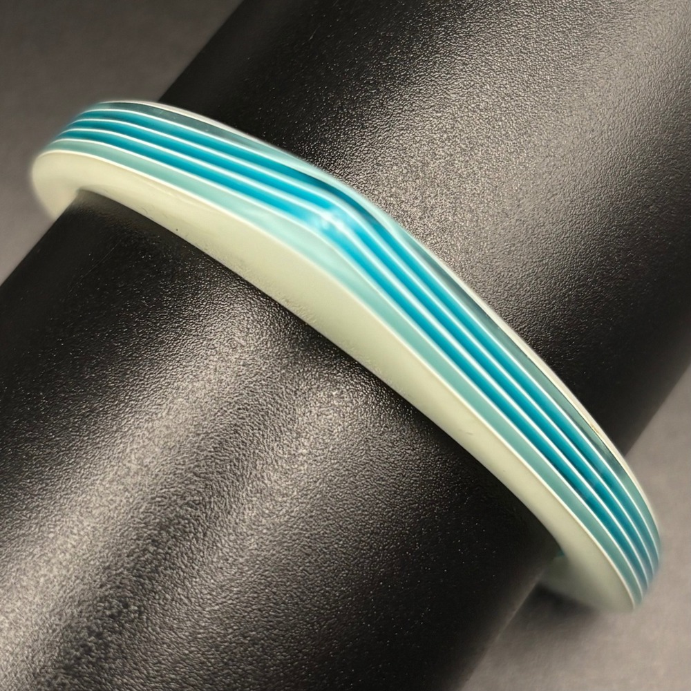 Vintage Bangle Blue White Laminated Layers Triangular Size 7.5